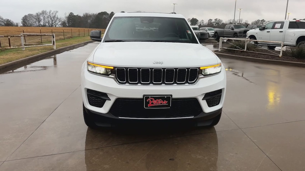 New 2025 Jeep Grand Cherokee Laredo Sport Utility