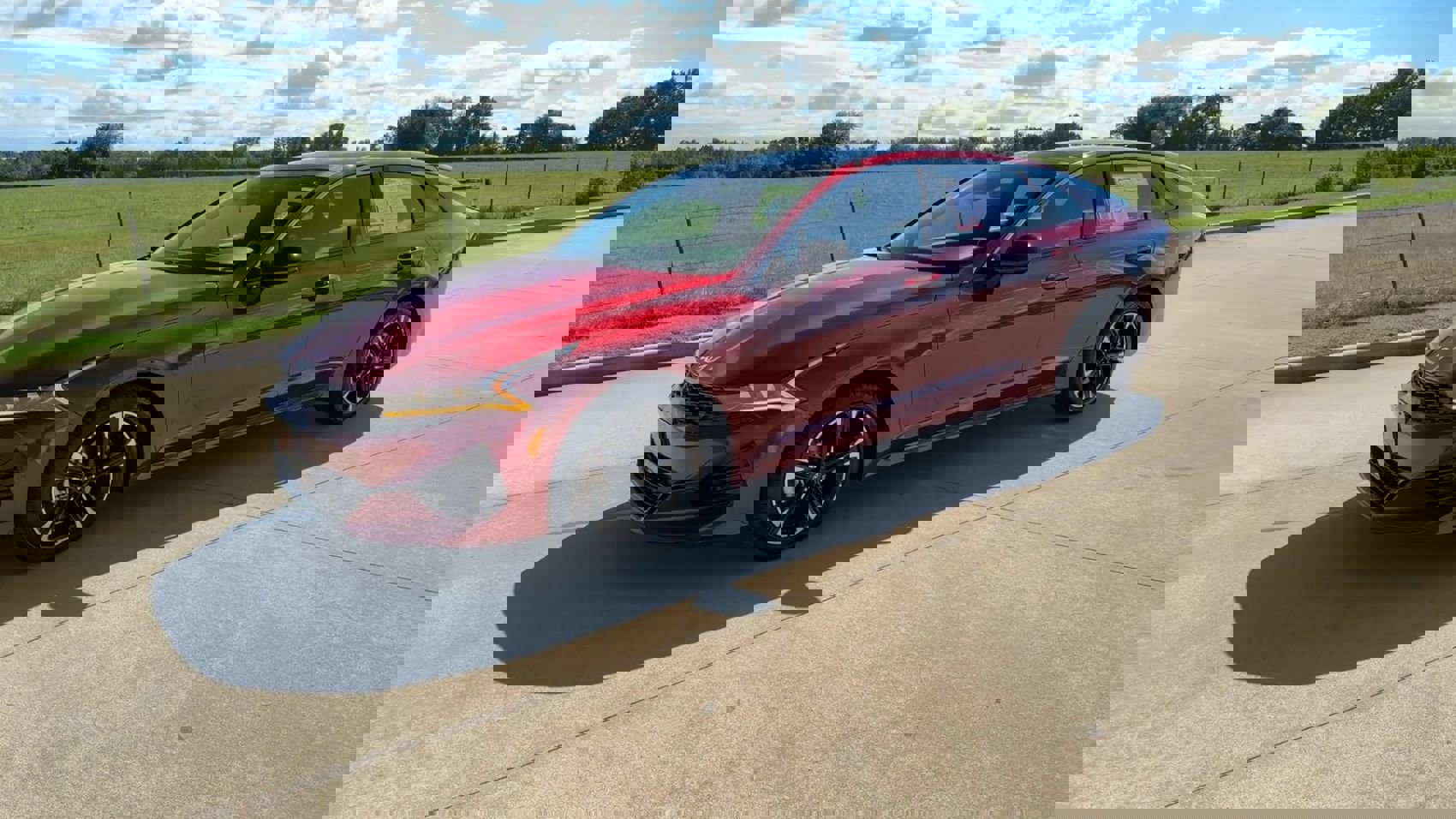 2024 Kia K5 GT-Line photo 4