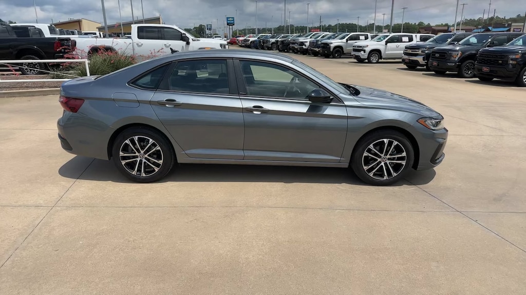 Used 2025 Volkswagen Jetta Sport Sport Auto