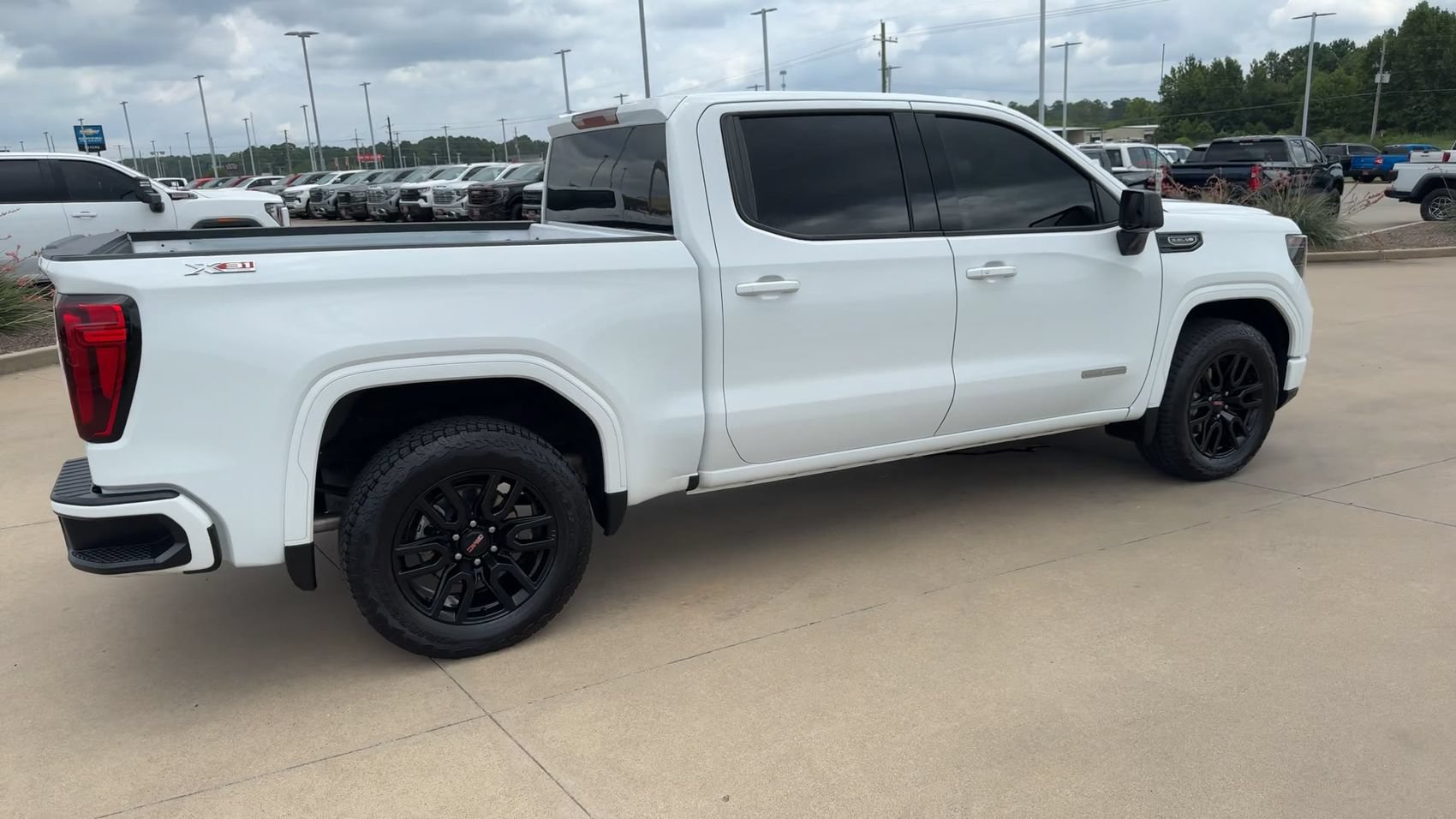 2025 GMC Sierra 1500 Elevation - Photo 9