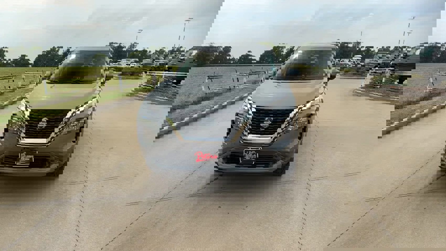 2023 Nissan Rogue SV photo 3