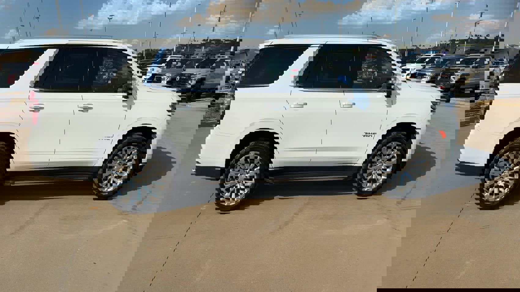 2021 Chevrolet Tahoe Premier photo 2