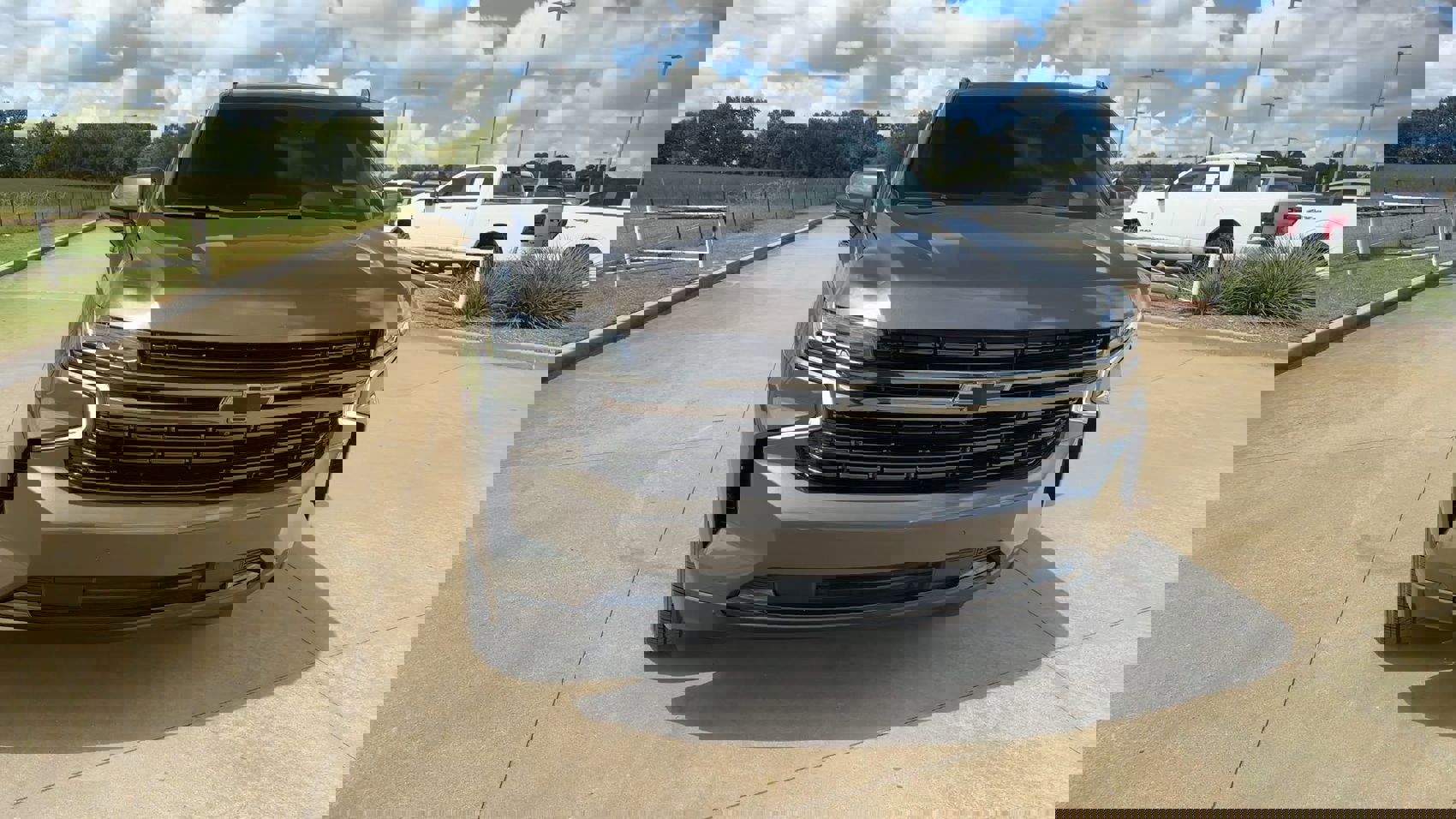 2021 Chevrolet Suburban RST photo 3