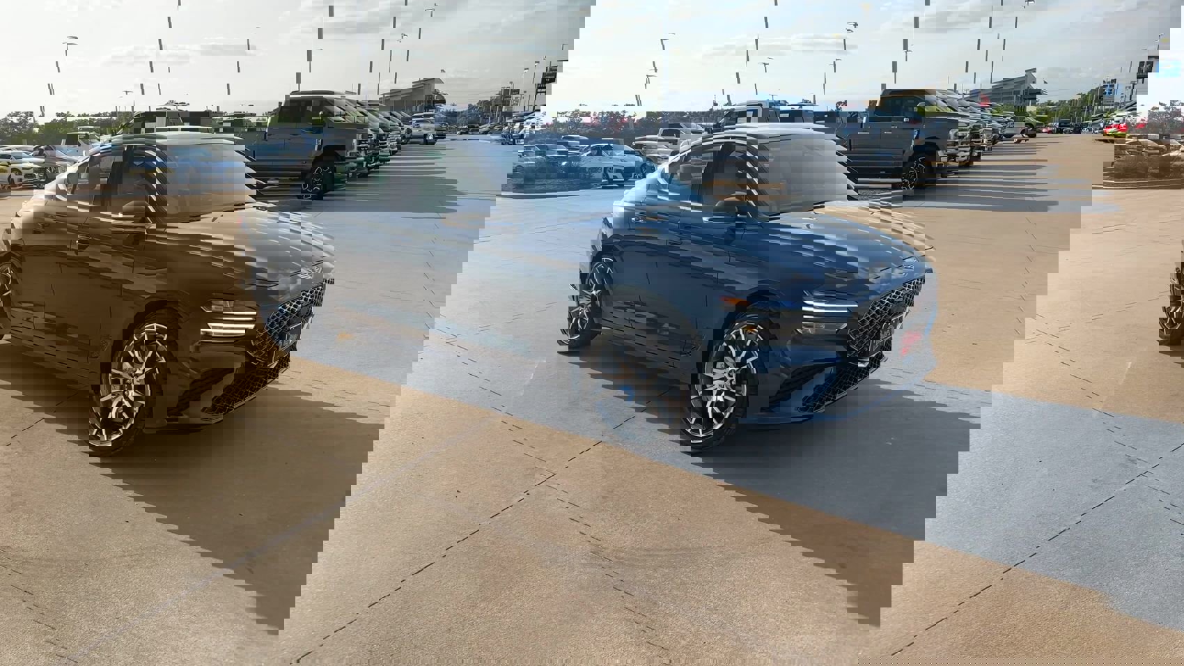 2024 Genesis G70 2.5T photo 2