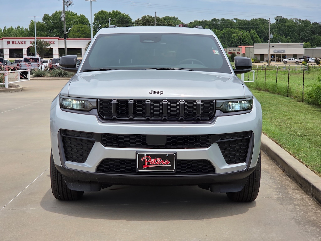 New 2026 Jeep Grand Cherokee Laredo Sport Utility