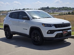 New 2026 Jeep Compass Latitude Sport Utility 3C4NJDBNXTT209790 26D329 in Longview, TX