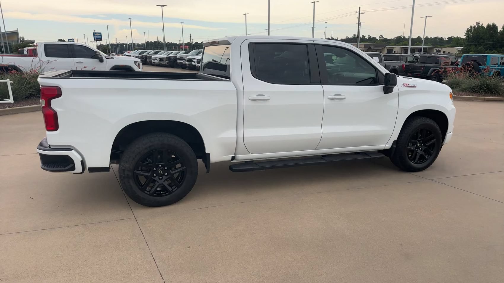 2024 Chevrolet Silverado 1500 RST - Photo 9