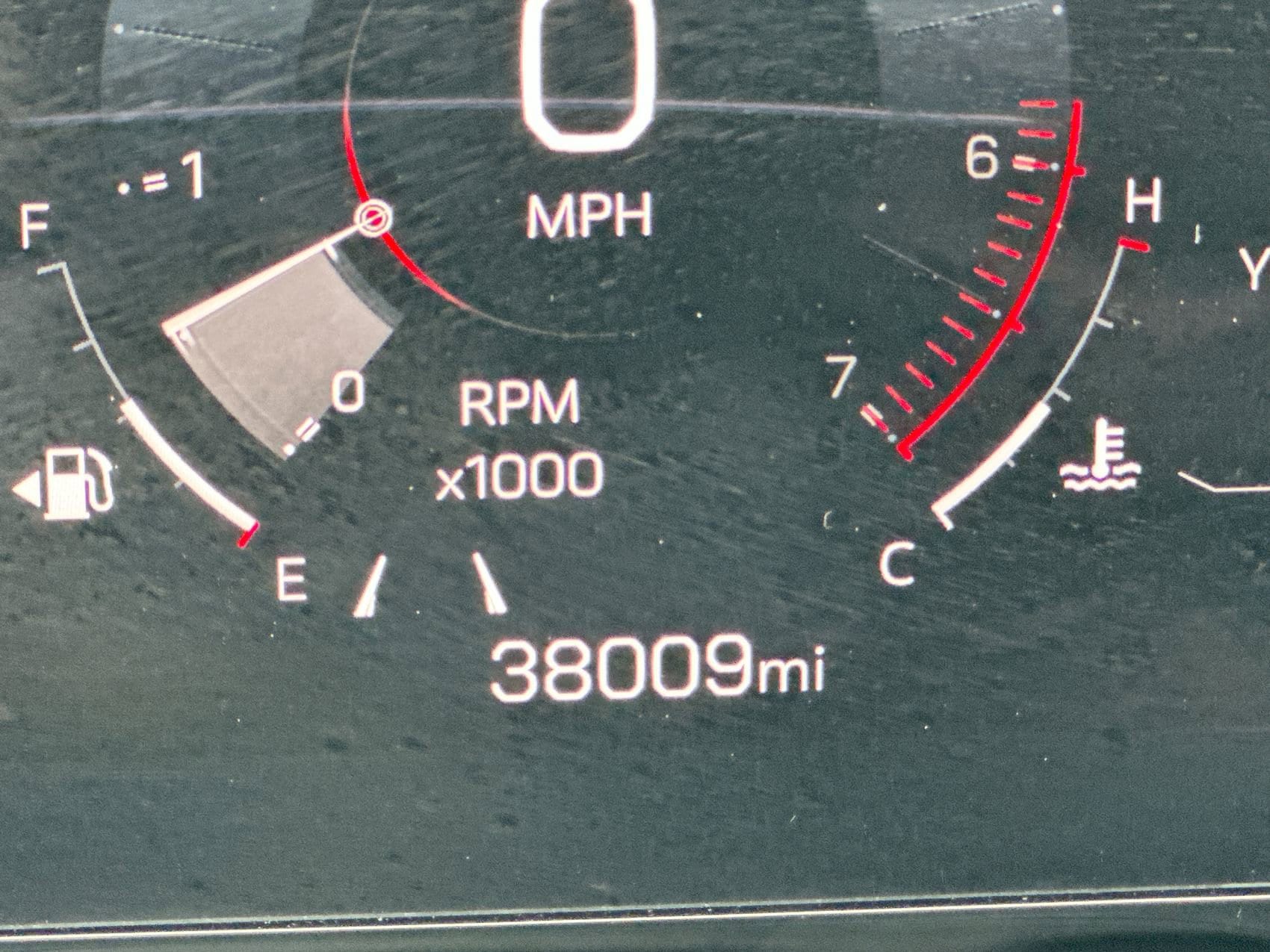 2025 GMC Yukon Denali - Photo 15