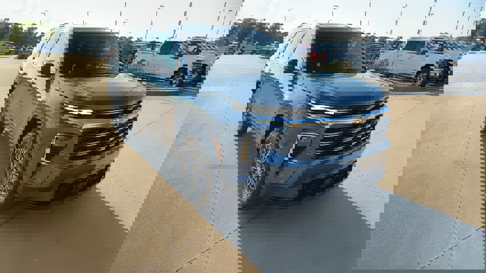 2025 Chevrolet Traverse 1LT photo 2