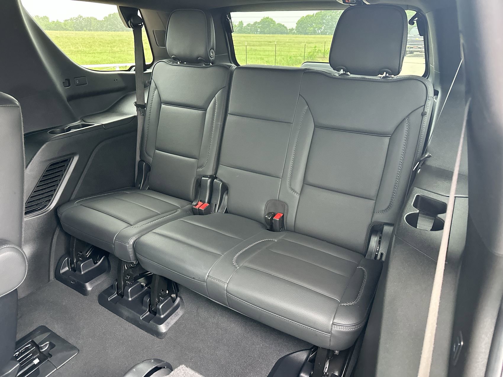 2025 GMC Yukon Denali - Photo 25