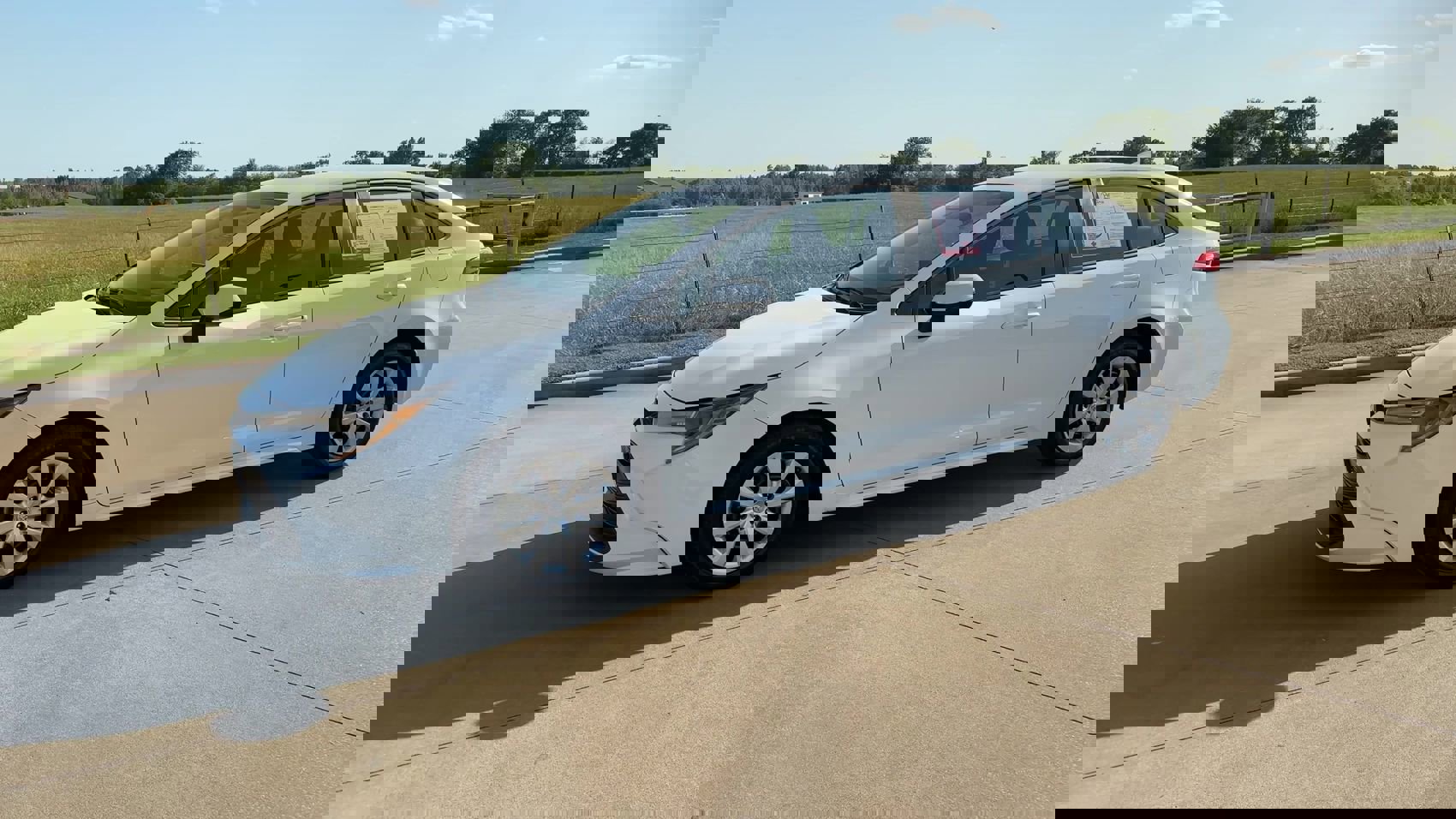 2023 Toyota Corolla LE photo 4