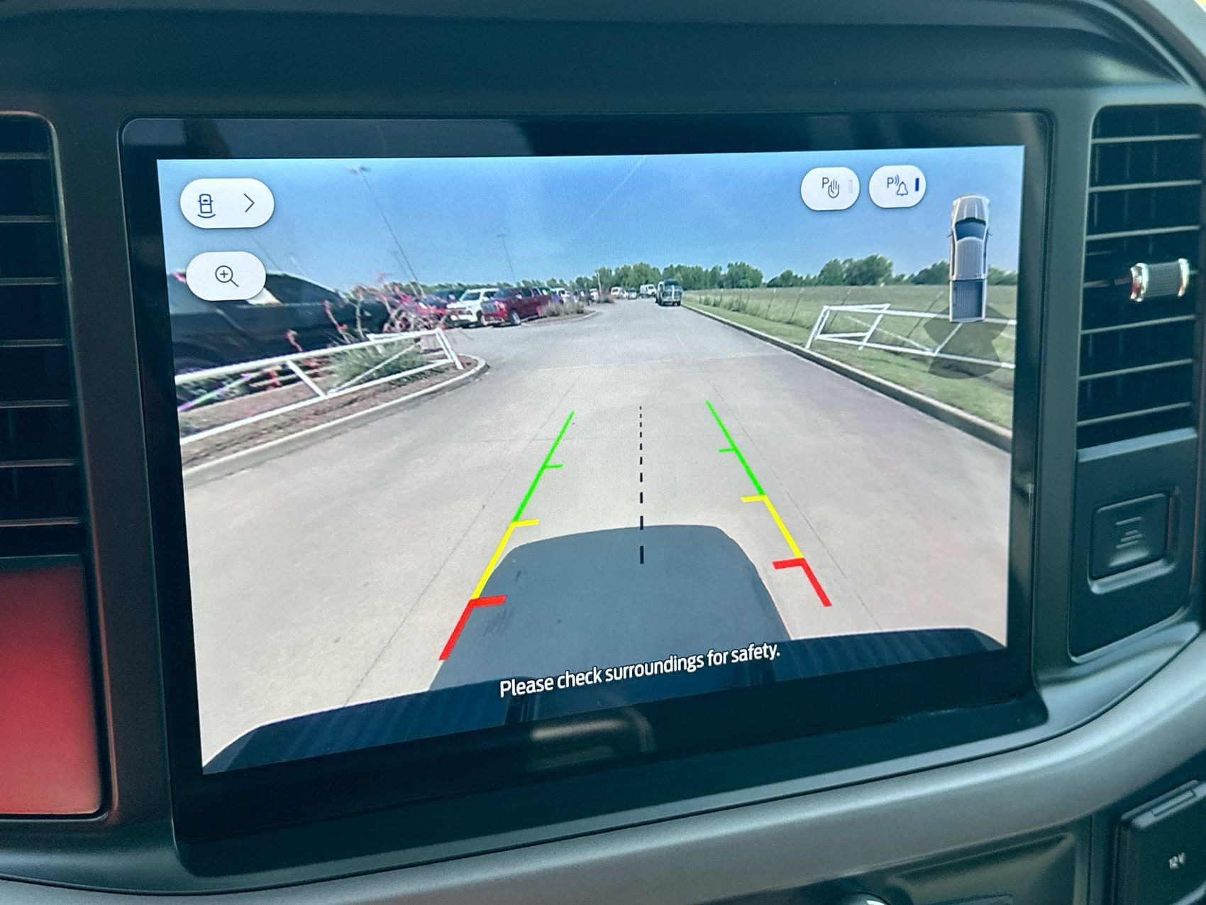 2025 Ford F-150 XLT - Photo 17