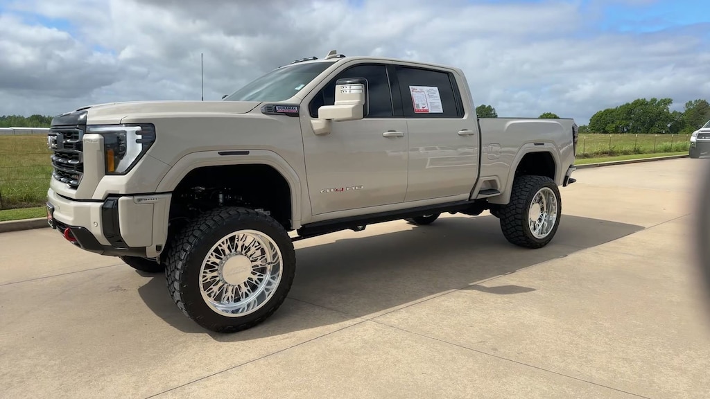 Used 2026 GMC Sierra 2500HD AT4 4WD Crew Cab 159 AT4