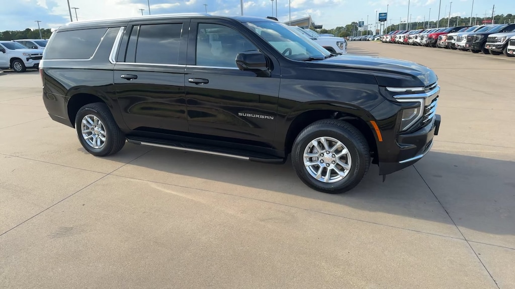Used 2025 Chevrolet Suburban LT 4WD LT