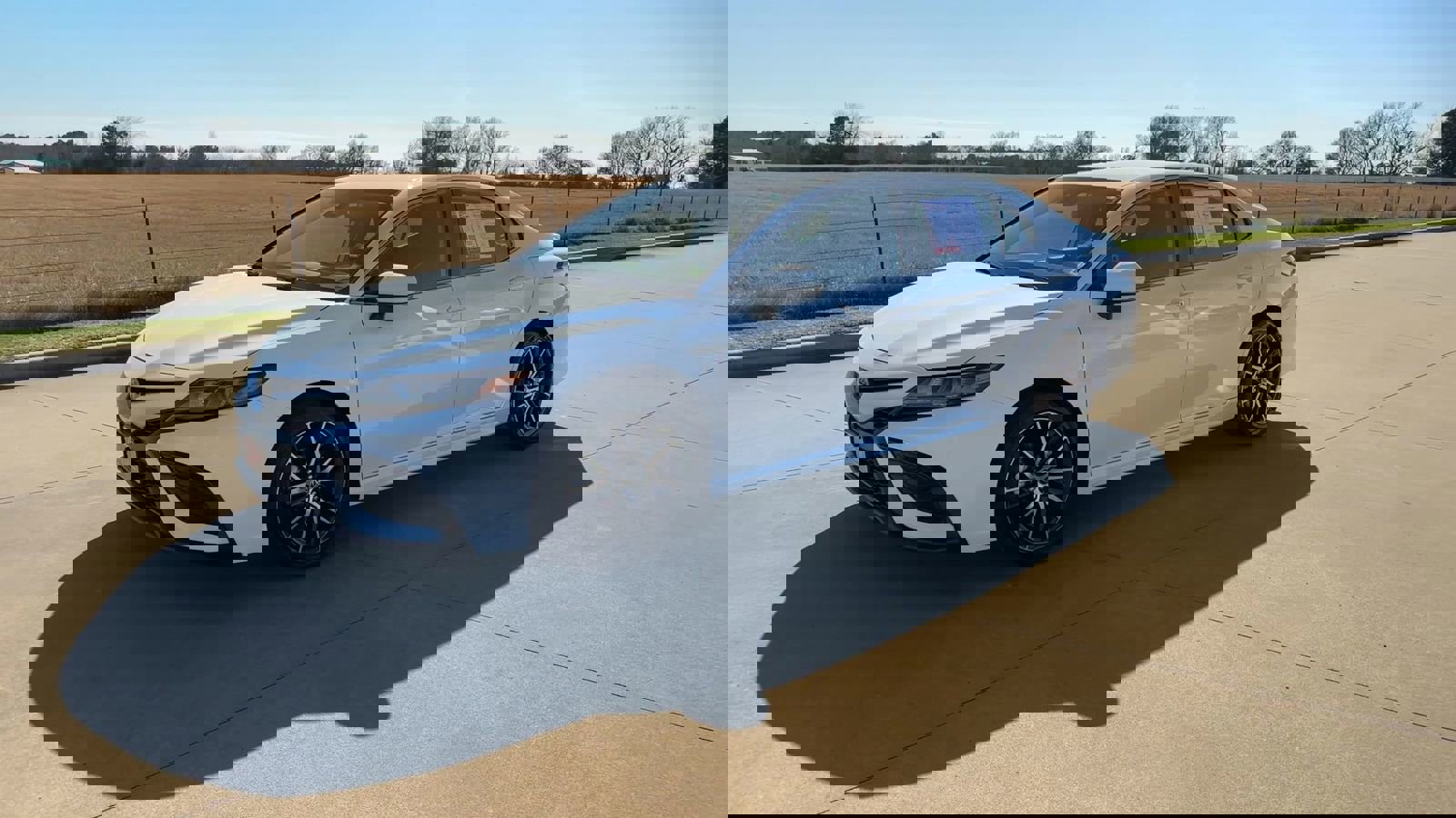 2023 Toyota Camry SE photo 4