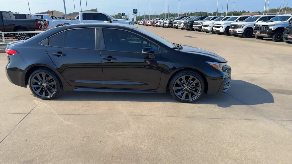 Used 2025 Toyota Corolla SE SE CVT