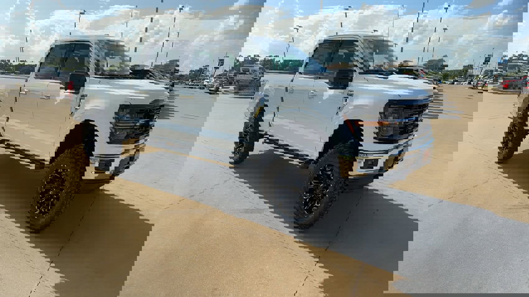 2024 Ford F-150 XLT photo 2