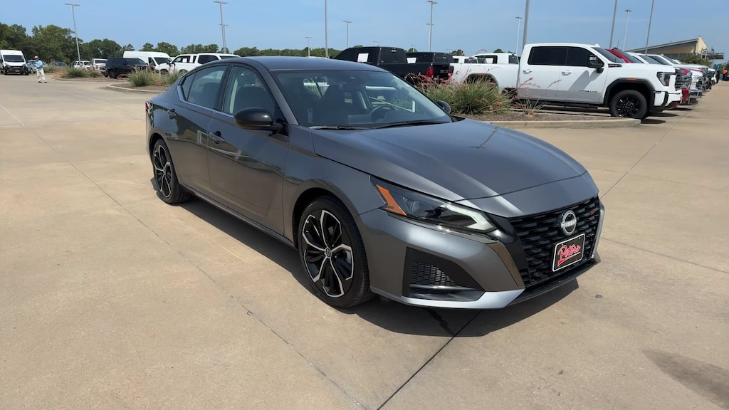 Used 2025 Nissan Altima SR SR FWD