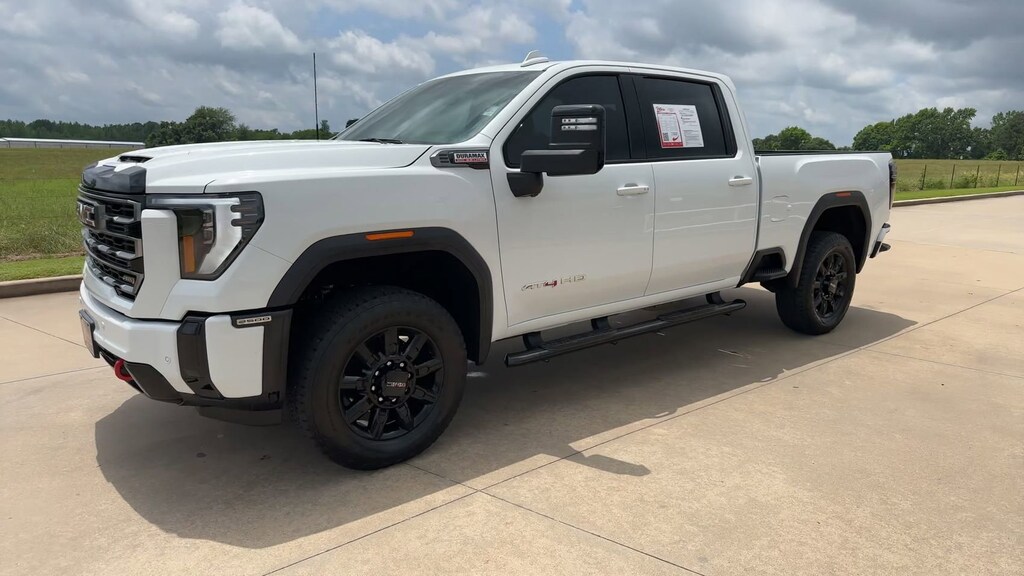 Used 2025 GMC Sierra 2500HD AT4 4WD Crew Cab 159 AT4