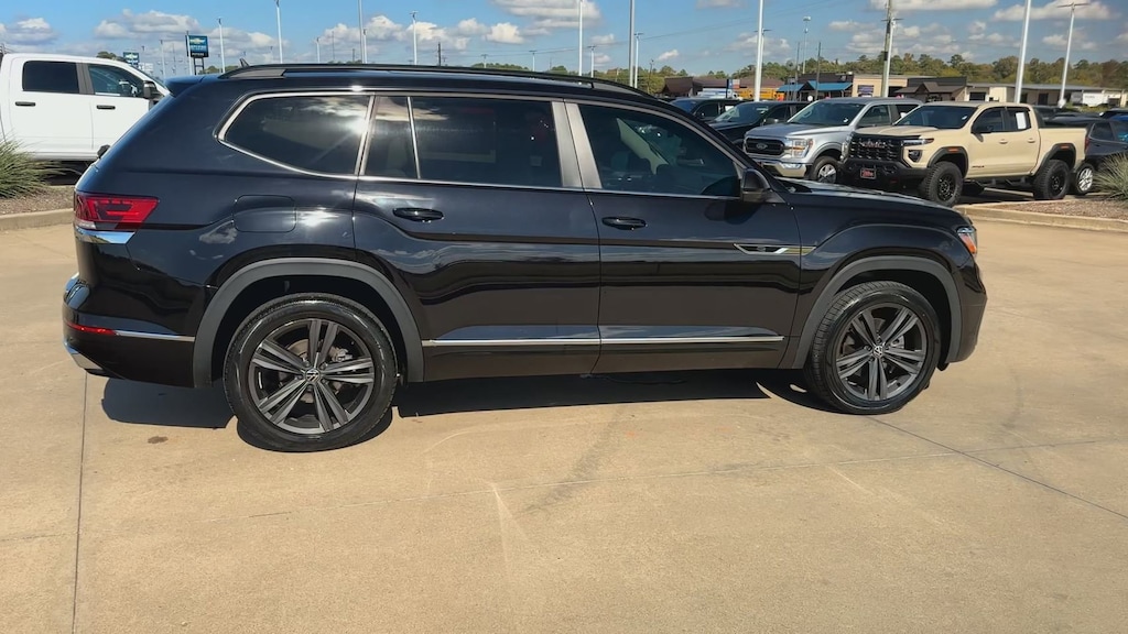 Used 2021 Volkswagen Atlas 3.6L V6 SE w/Technology R-Line