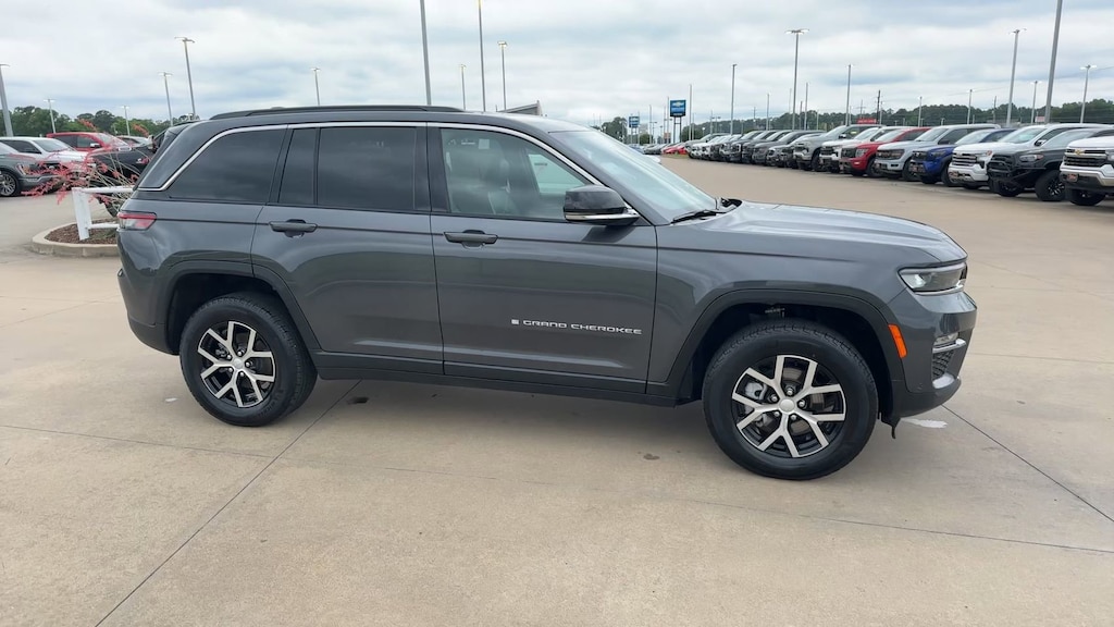 Used 2025 Jeep Grand Cherokee Limited Limited 4x2
