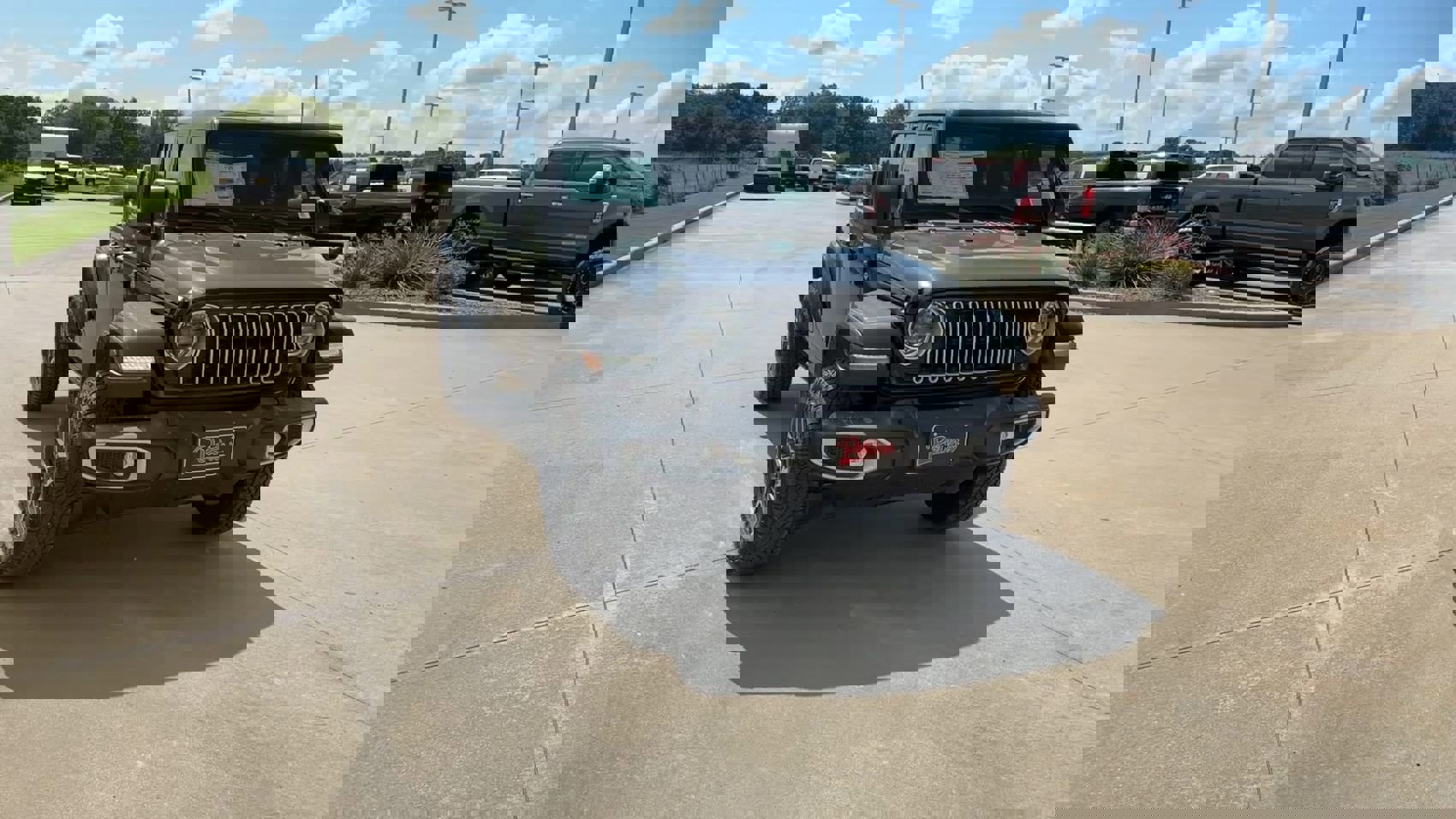 2024 Jeep Wrangler Sahara photo 3
