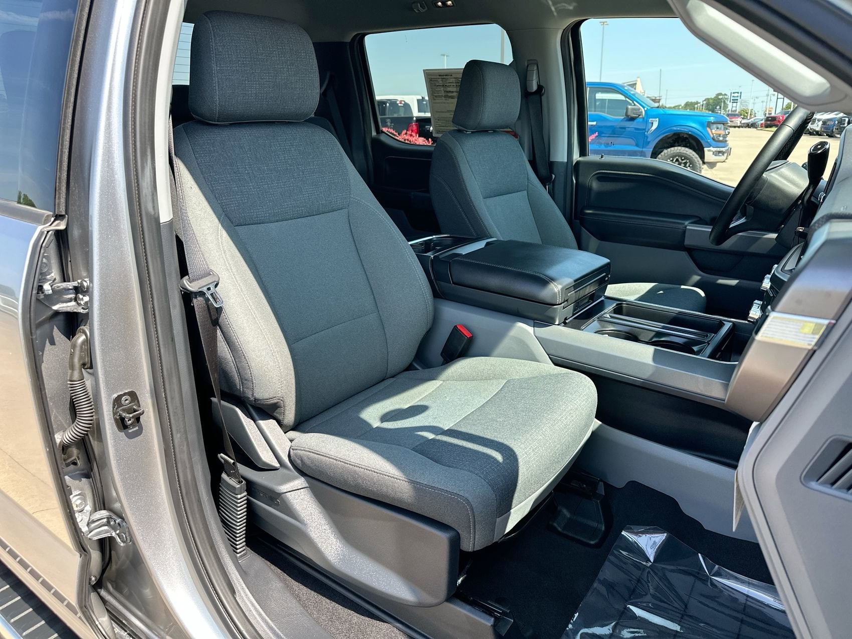 2025 Ford F-150 XLT - Photo 23