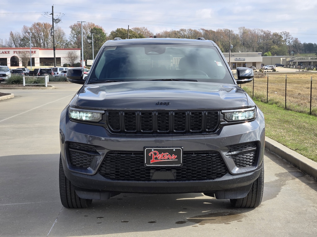 New 2025 Jeep Grand Cherokee Laredo Sport Utility