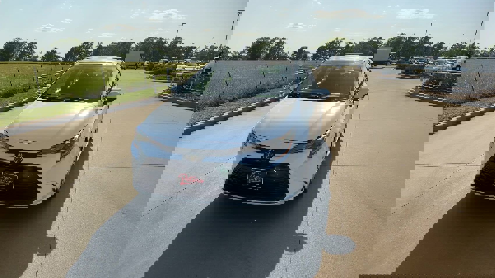 2023 Toyota Corolla LE photo 3