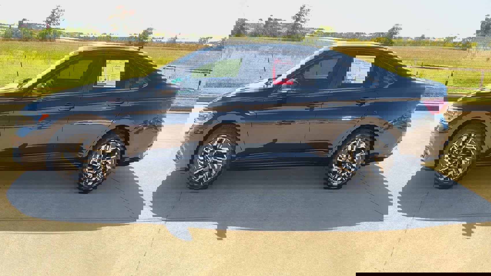 2024 Volkswagen Jetta SEL photo 4