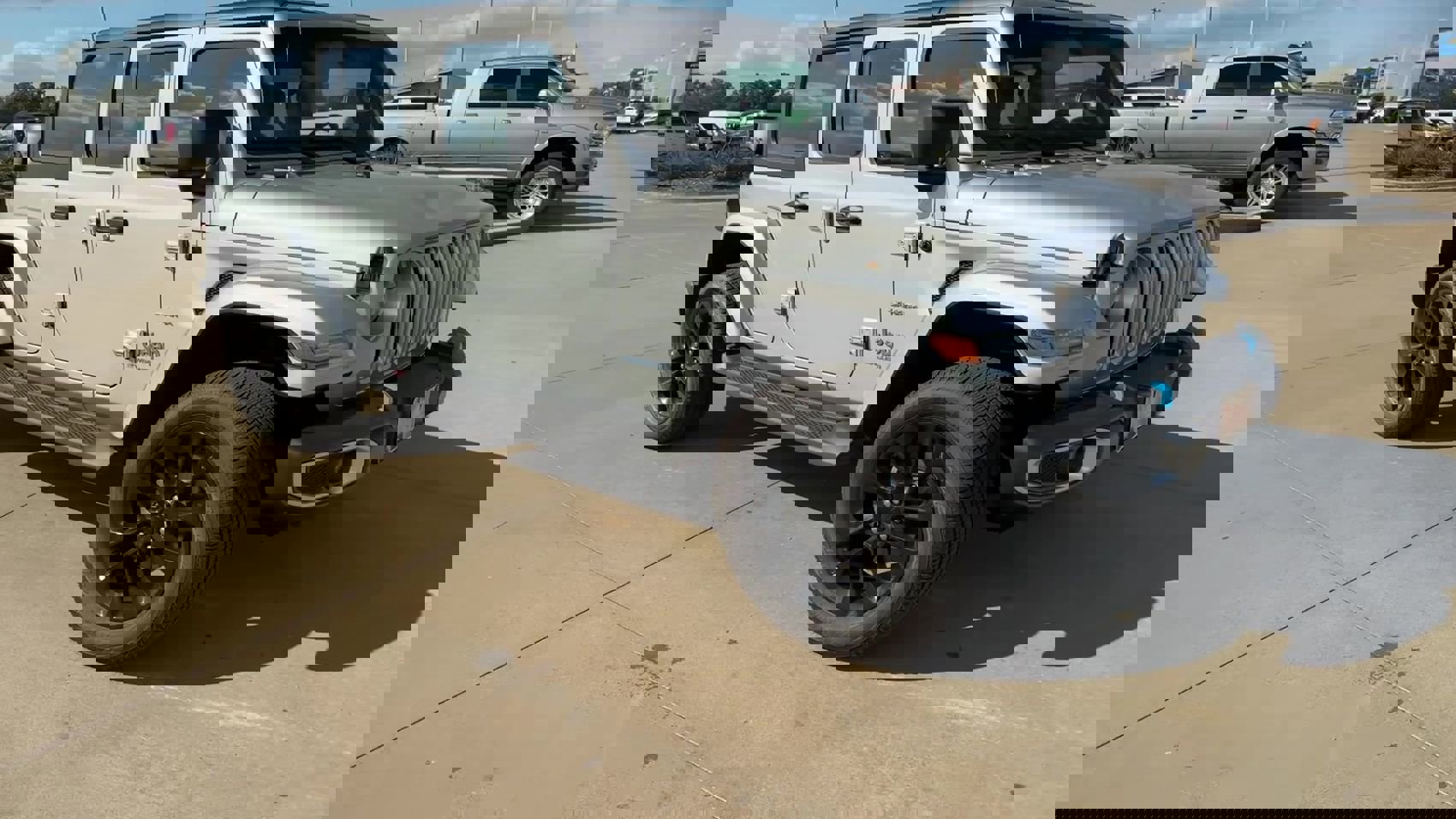 2023 Jeep Wrangler 4xe Sahara photo 2