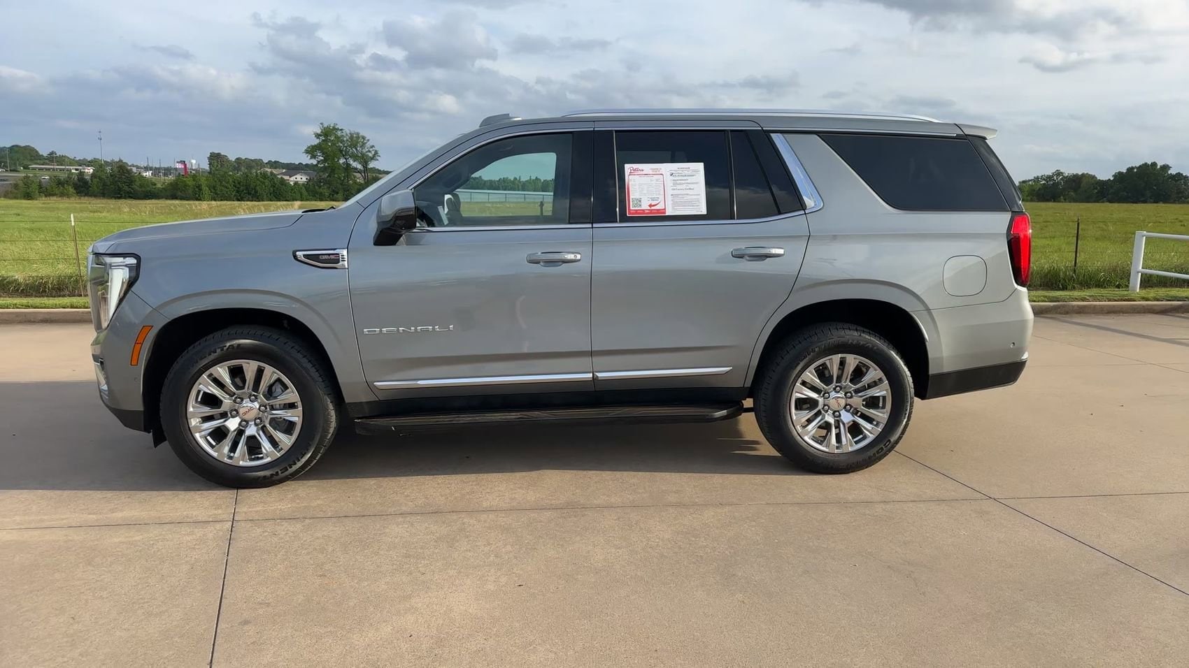 2025 GMC Yukon Denali - Photo 6