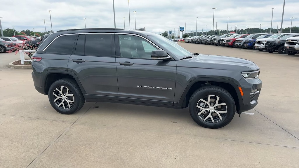 Used 2025 Jeep Grand Cherokee Limited Limited 4x2