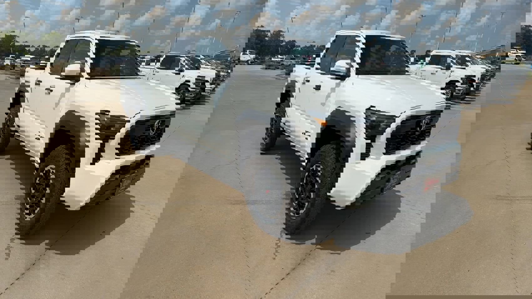 2024 Toyota Tacoma 4x4 SR5 Double Cab photo 3