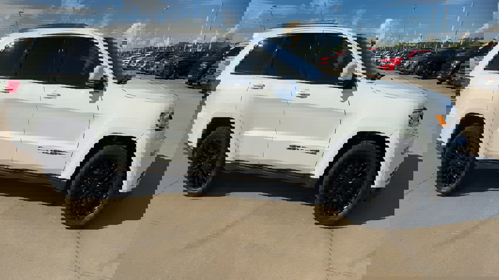 2018 Jeep Grand Cherokee Summit photo 2