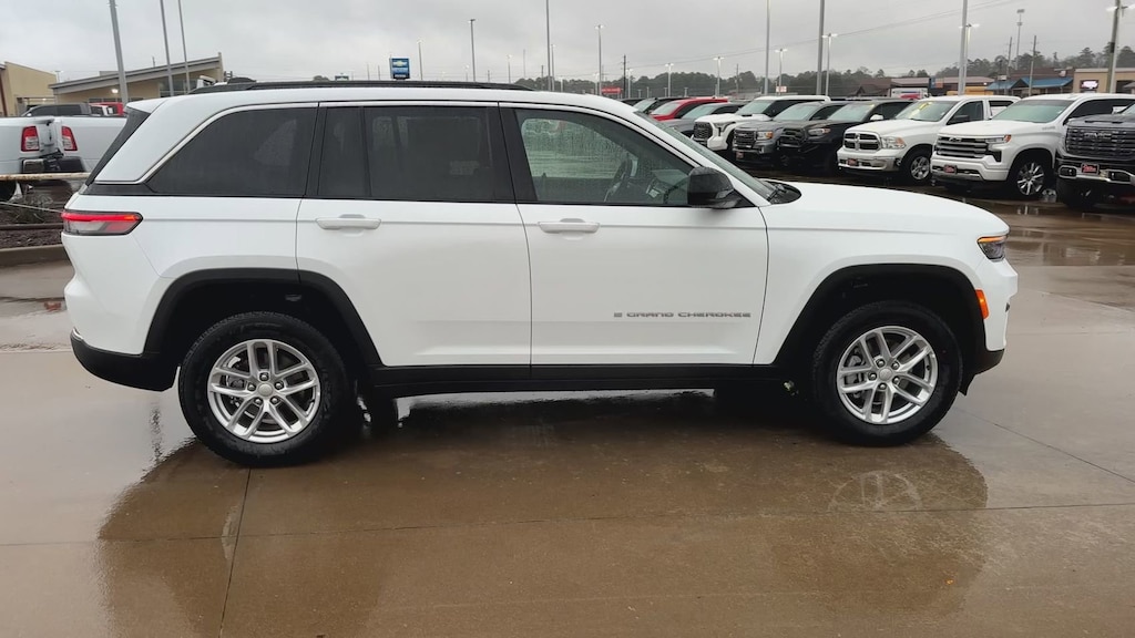 New 2025 Jeep Grand Cherokee Laredo Sport Utility