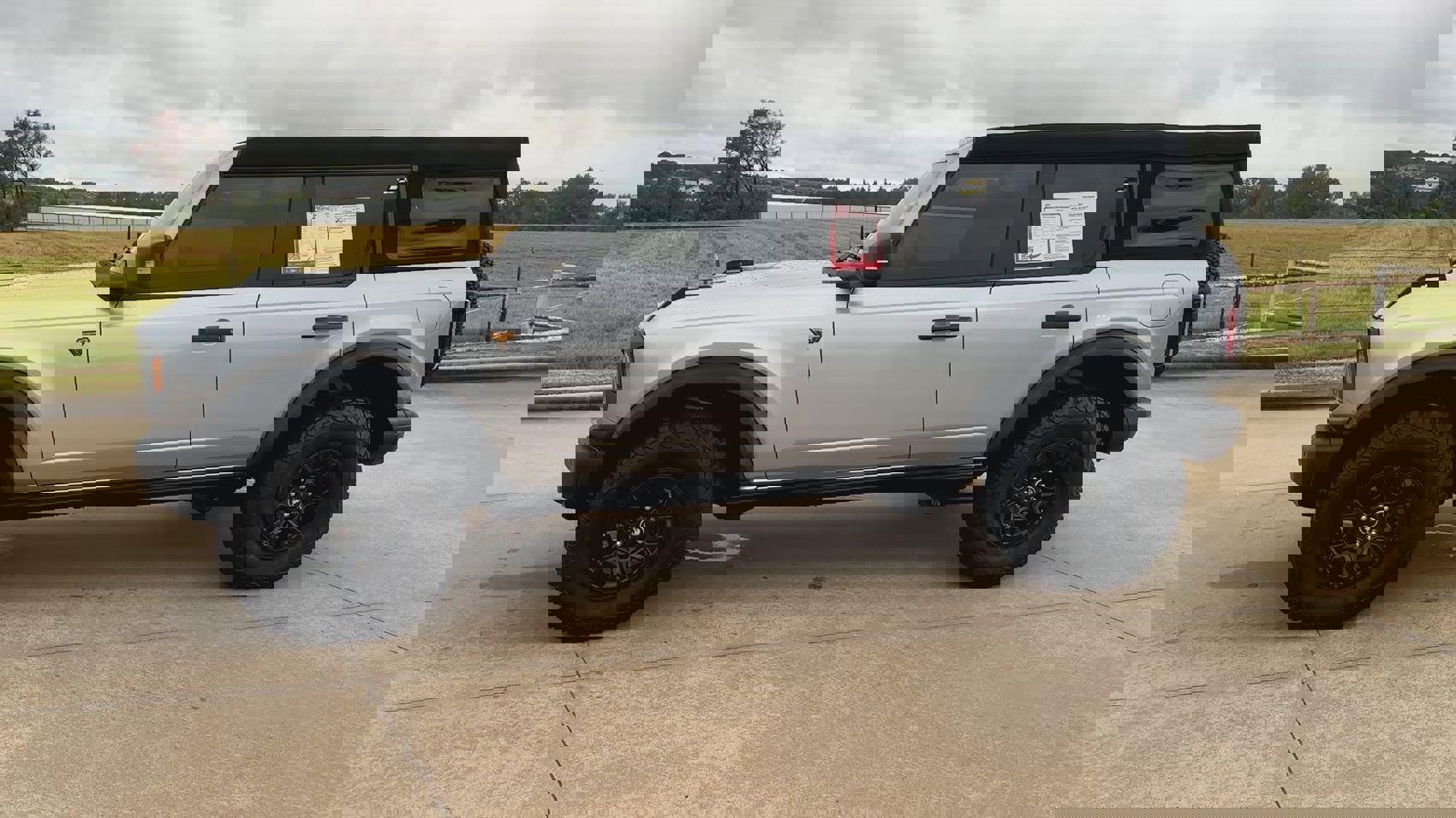 2023 Ford Bronco Badlands photo 4