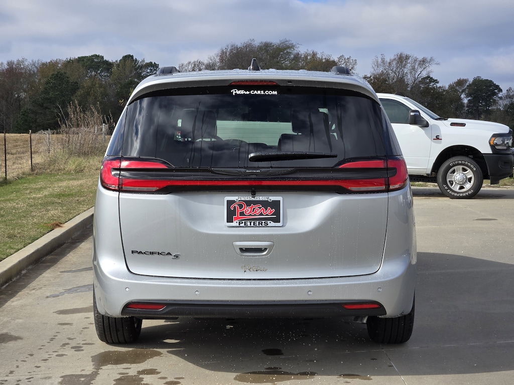 New 2026 Chrysler Pacifica Select Passenger Van