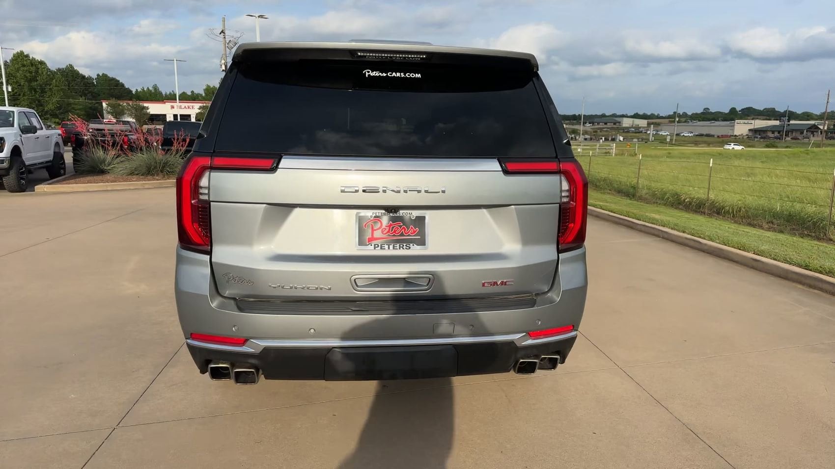 2025 GMC Yukon Denali - Photo 8