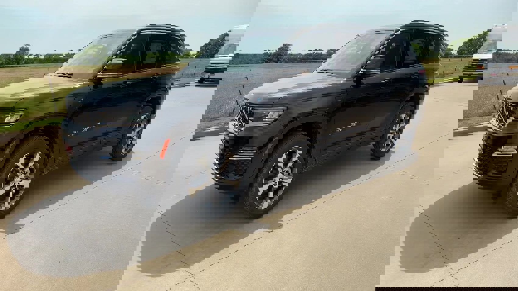 2022 Jeep Cherokee 4xe Base photo 4