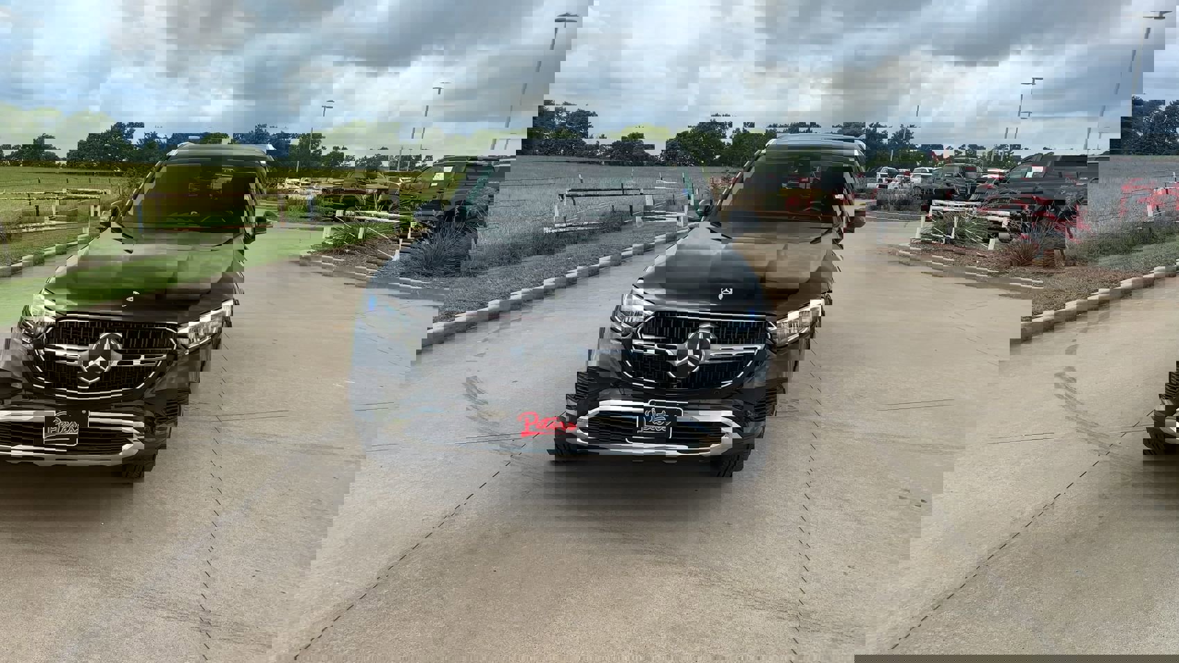 2024 Mercedes Benz GLC 300 photo 3