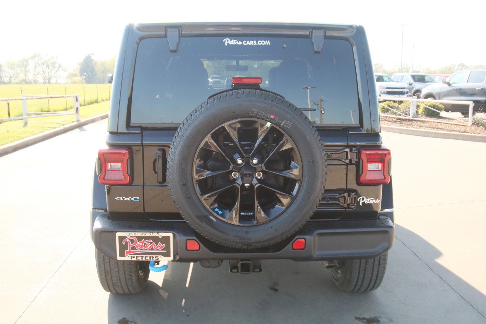 2023 Jeep Wrangler Sahara photo 4