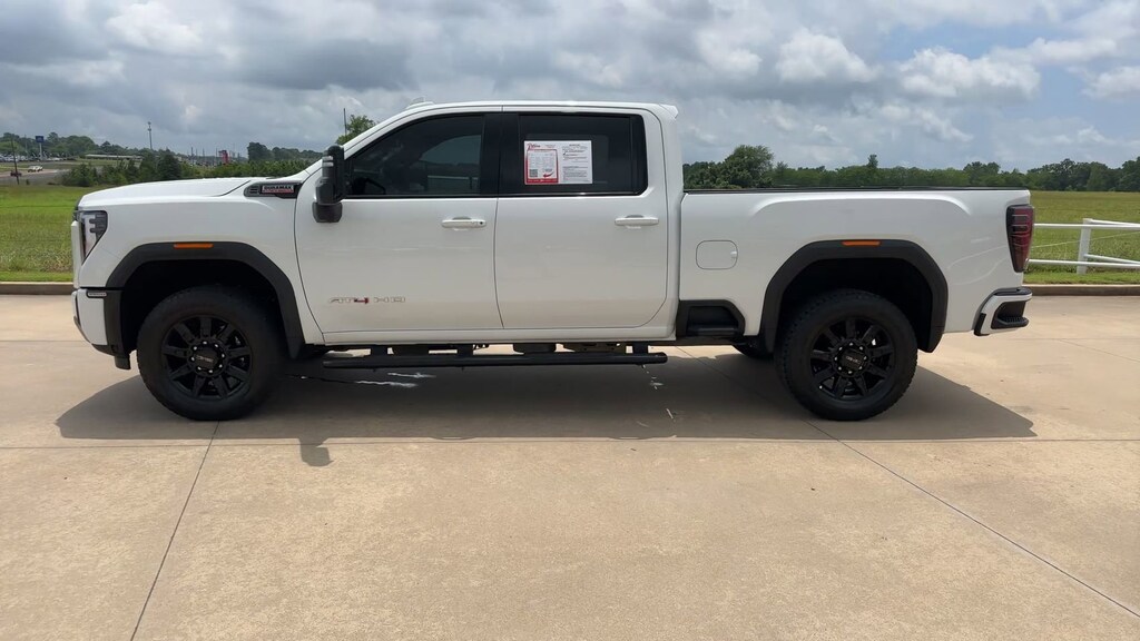 Used 2025 GMC Sierra 2500HD AT4 4WD Crew Cab 159 AT4