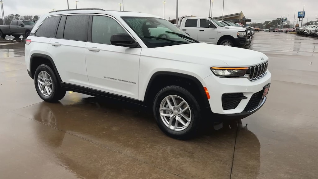 New 2025 Jeep Grand Cherokee Laredo Sport Utility