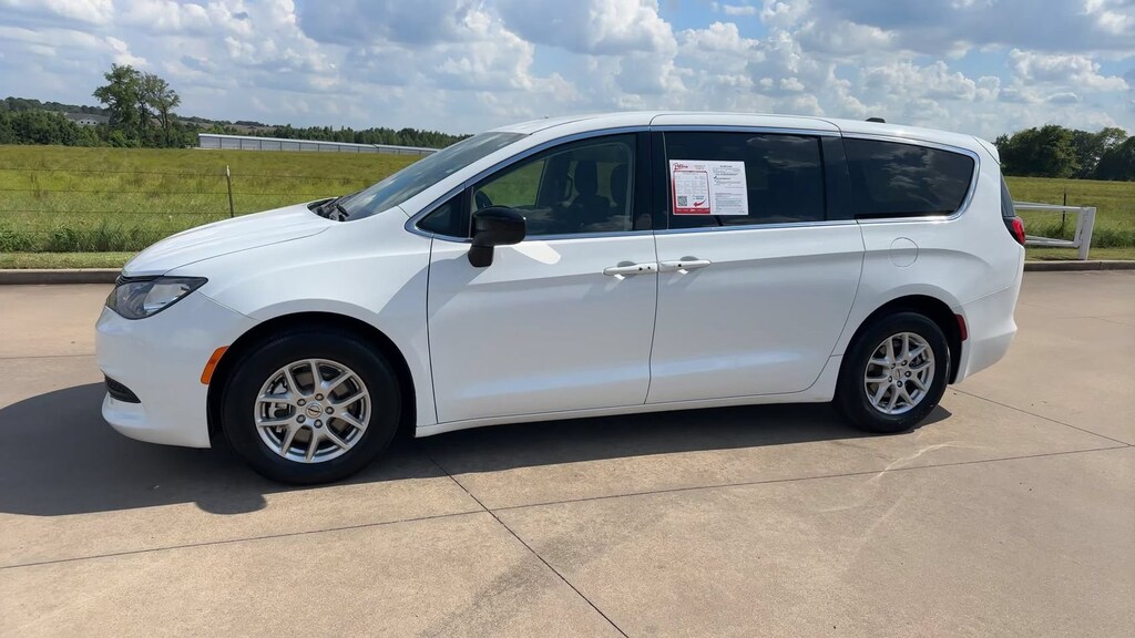 Used 2024 Chrysler Voyager LX LX FWD
