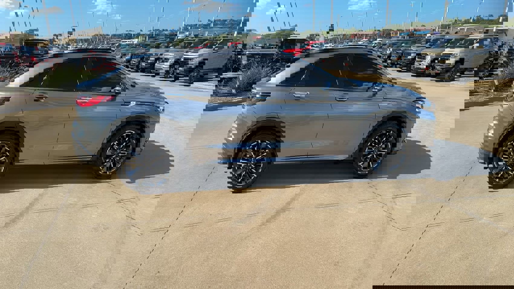 2024 Infiniti QX55 Luxe photo 2