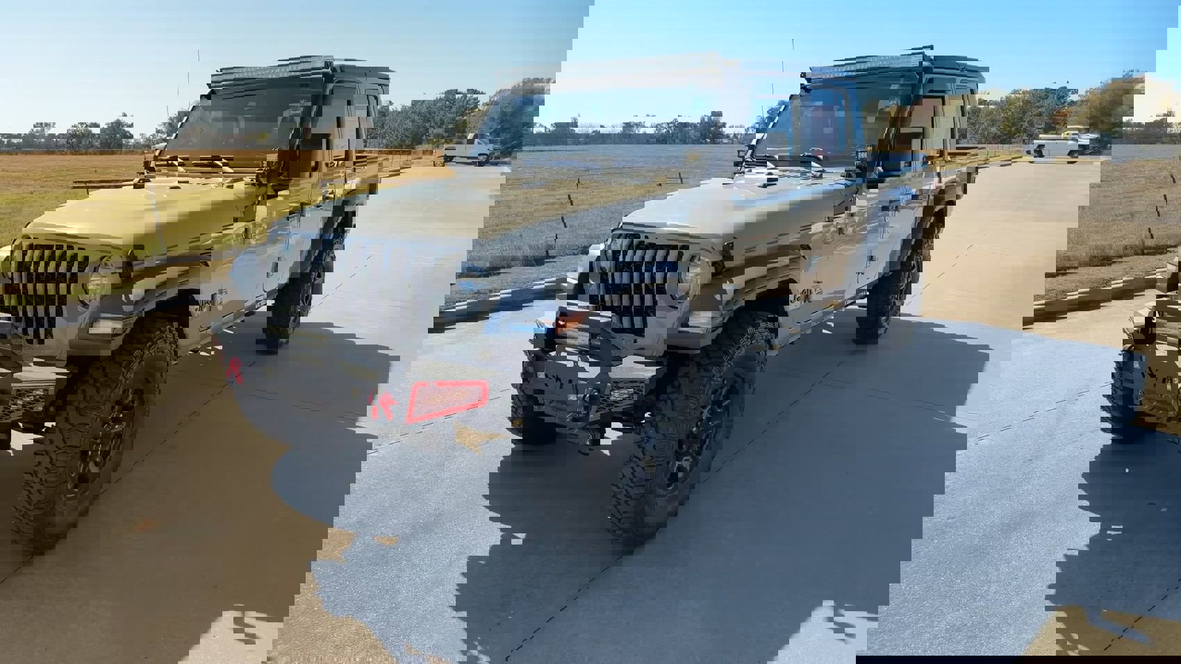 2020 Jeep Gladiator Sport photo 3