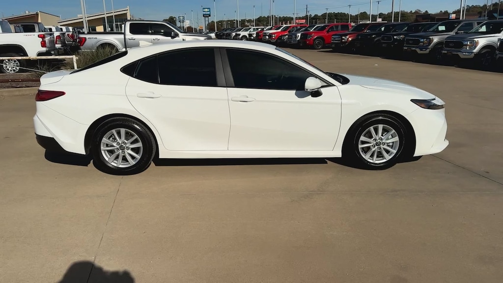 Used 2025 Toyota Camry SE LE