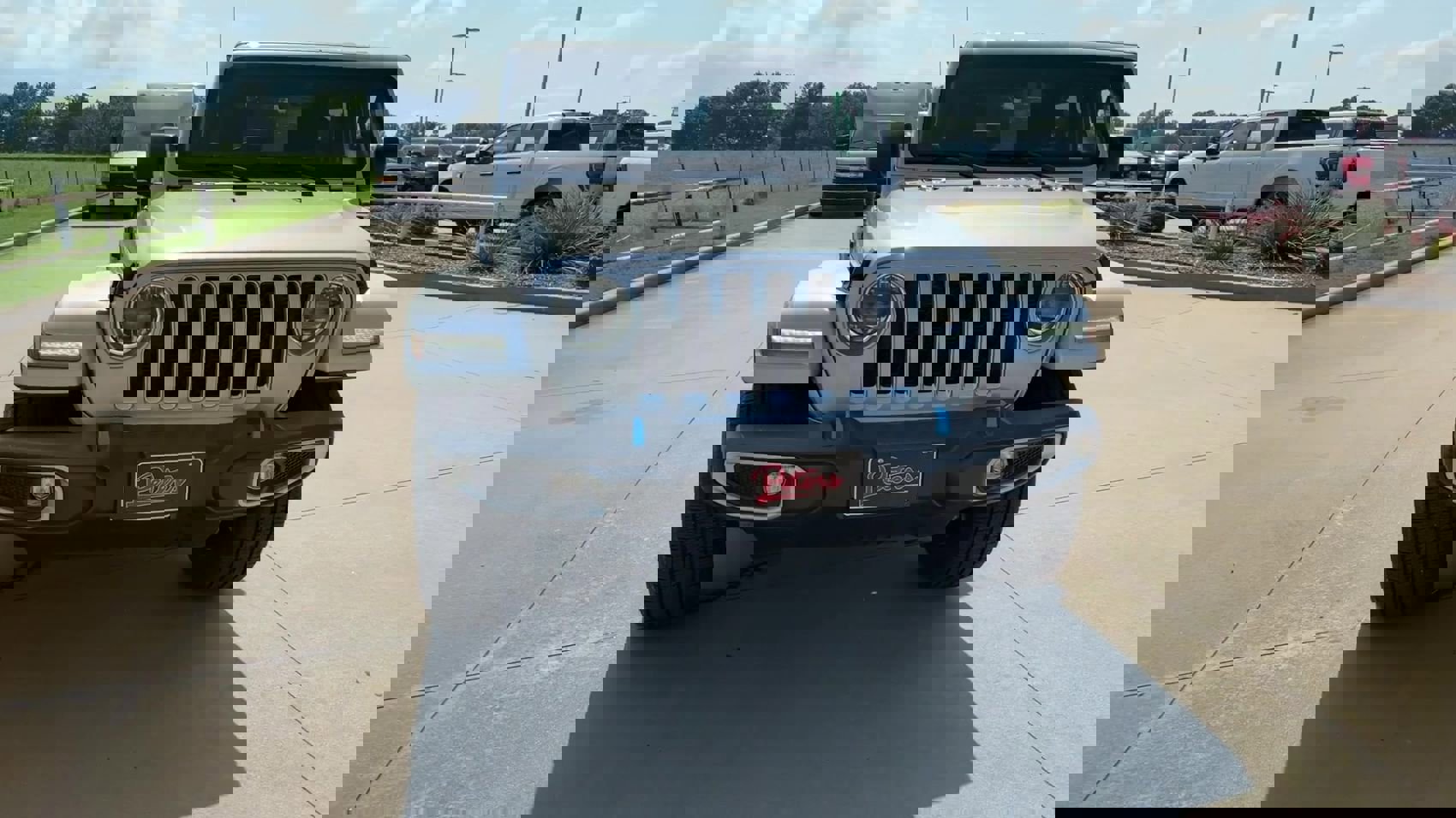 2023 Jeep Wrangler Sahara photo 3