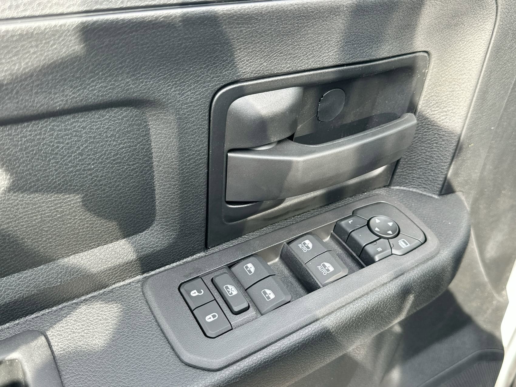 2026 RAM 3500 Chassis Tradesman - Photo 13